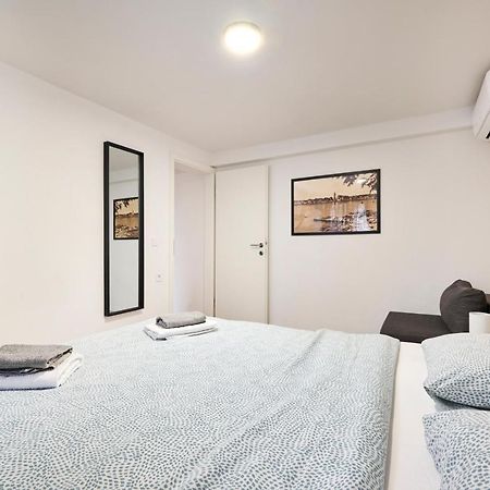 Lina Apartments Умаг Екстериор снимка