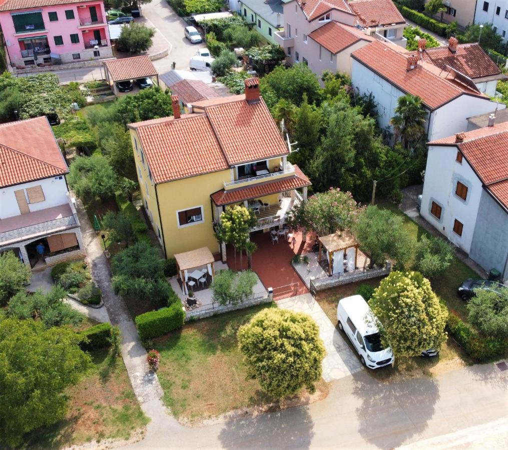 Lina Apartments Умаг Екстериор снимка