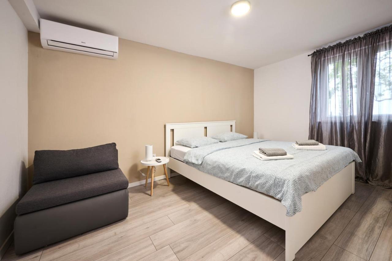 Lina Apartments Умаг Екстериор снимка